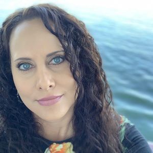 Meet your Posher, Cecilia